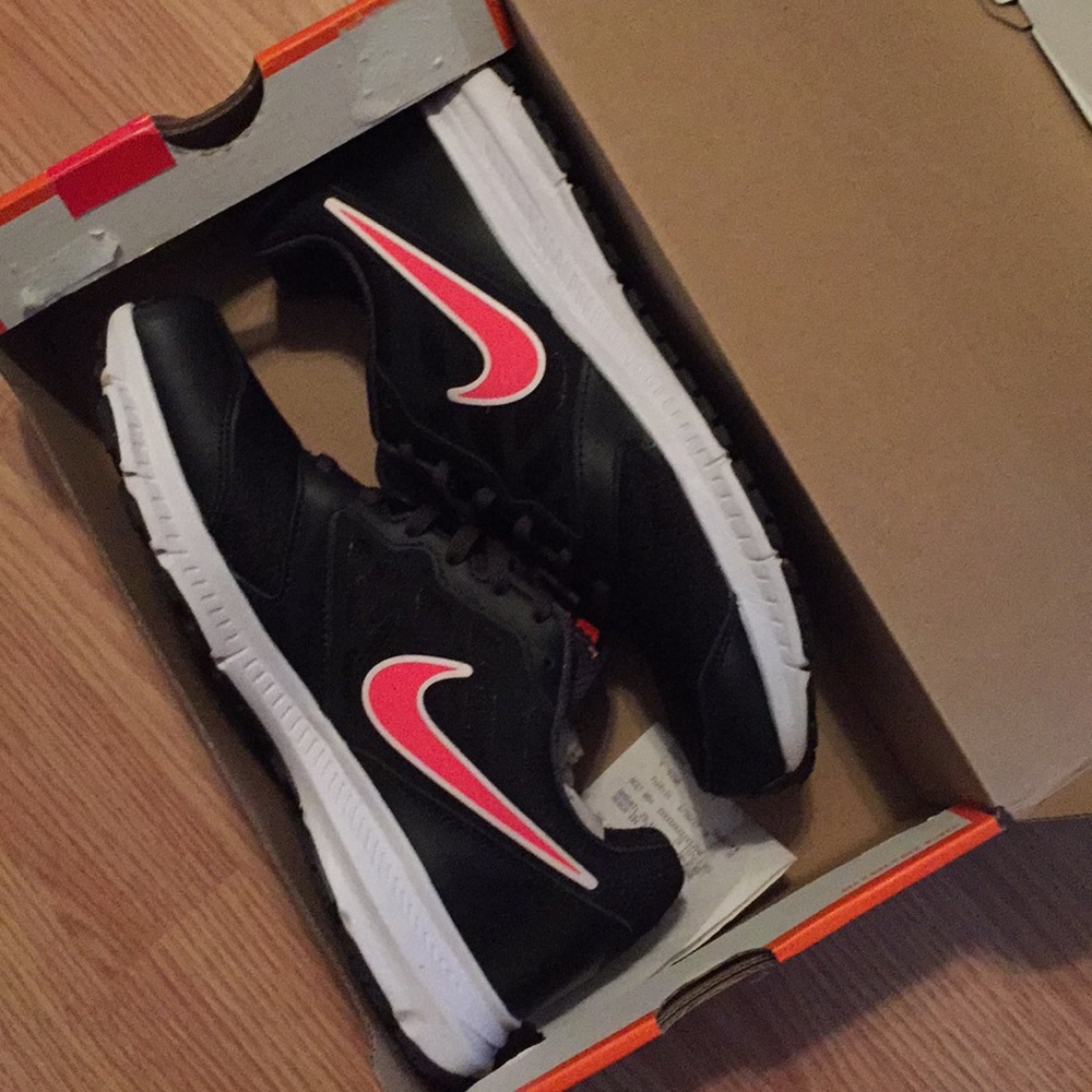 Nike Shoes, Womens Sz 10